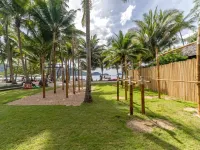 بينينسولا بيتش ريزورت Hotels near ميناء سنتربوينت