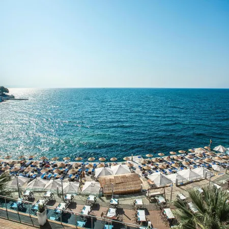 Charisma de Luxe Hotel