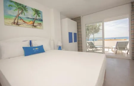 Mojo Otel Beach Отели в г. Ayas Mahallesi