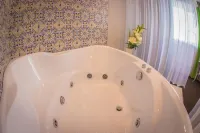 Aura Hotel
