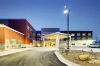 Holiday Inn Express & Suites GALESBURG by IHG - parking