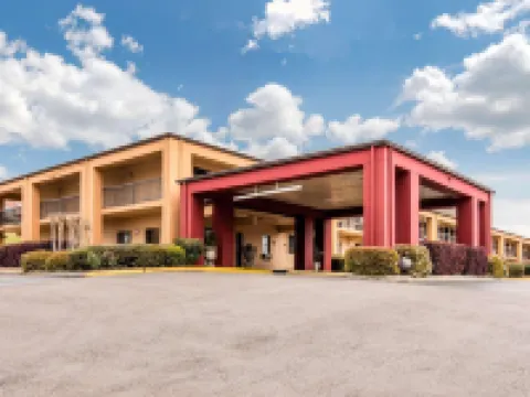 Quality Inn Pelham I-65 Exit 246 Hotels in Pelham