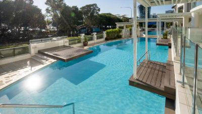 屋外プール ウォーターズ エッジ アパートメント ケアンズの写真