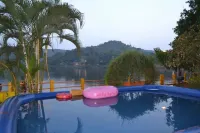 Mayem Lake View 비콜림 호텔