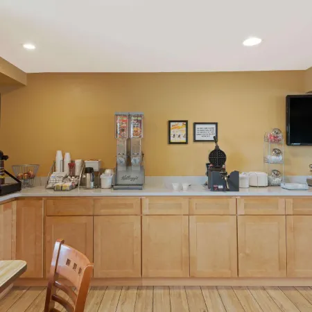 Super 8 by Wyndham Sturbridge