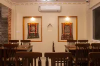 Hotel Himalayan Glacier - breakfast