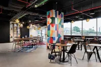 Moxy Alfragide Lisboa Hotels in Amadora