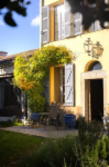 Maison Sumiane - Maison D Hotes et Locations Avec Piscine