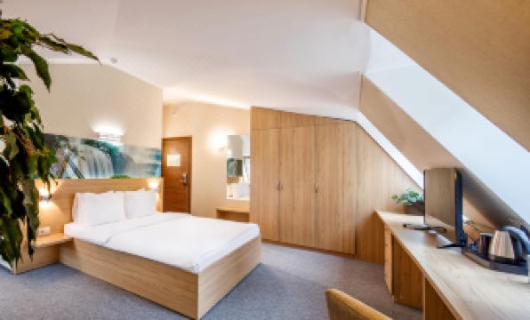 Aura Aquarelle Hotel - Housity