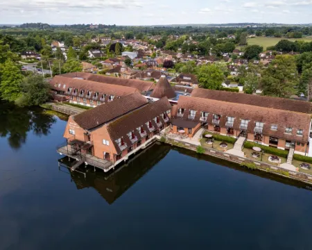 Lakeside International Hotel Hotels in Camberley