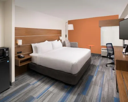 Holiday Inn Express & Suites COLLEGE PARK-UNIVERSITY AREA by IHG Hotels in Berwyn