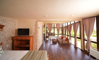 EcoLife Lodge Hotel & Restaurant - Housity