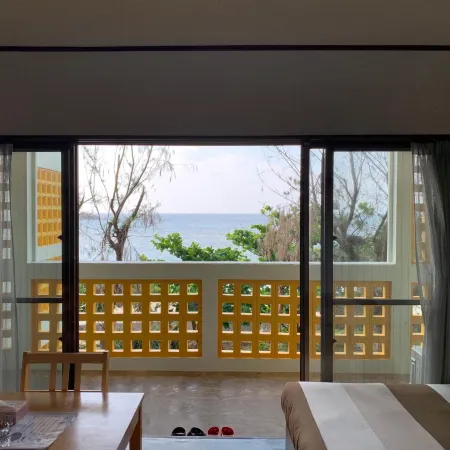 Hotel & Restaurant on the Beach Lue
