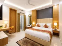 Hotel Sakura Gurgaon - Private Pool