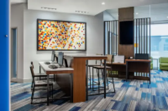 Holiday Inn Express & Suites KELOWNA - EAST by IHG