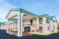 Days Inn by Wyndham Panama City/Callaway Hotels in Callaway