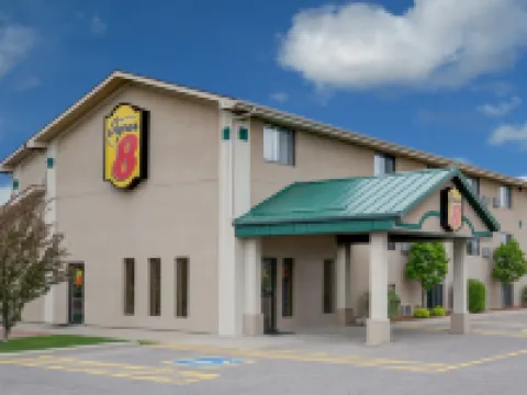Super 8 by Wyndham Willmar Hotels in Willmar