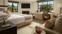 Stilwell Hotel - balcony