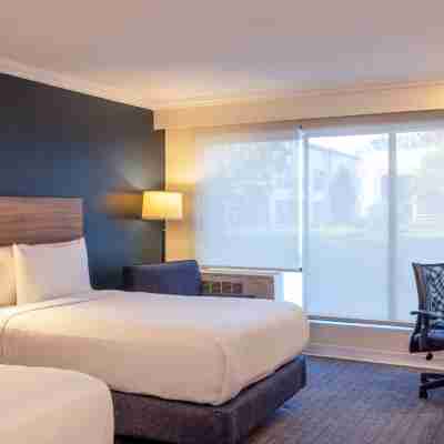 Courtyard Toluca Airport Rooms