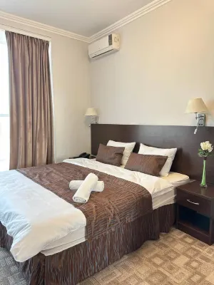Tanzharyk Hotel Aktobe Regional Planetarium 주변 호텔