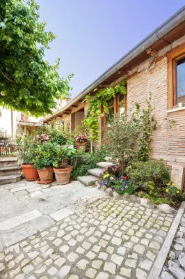 B&B Bone Novelle Dimora Storica Palazzo Zuzi Hotels in Pianola