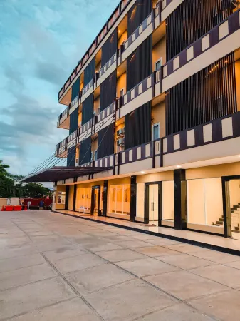 Vitta Hotel Manokwari Отели в г. Маноквари