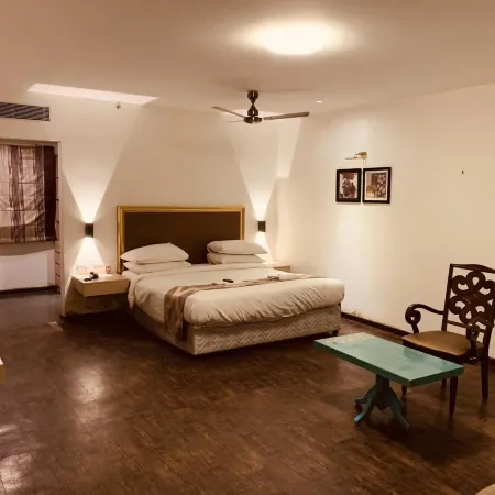 Hotel Sabareesh Park