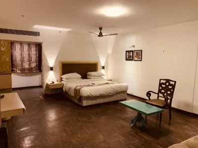 Hotel Sabareesh Park