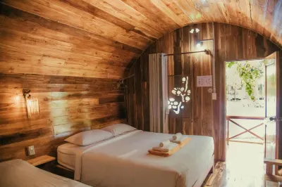 Phu Quoc Valley Sen Bungalow Hotels in Phu Quoc