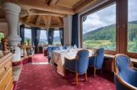 Hotel Traube Tonbach - parking