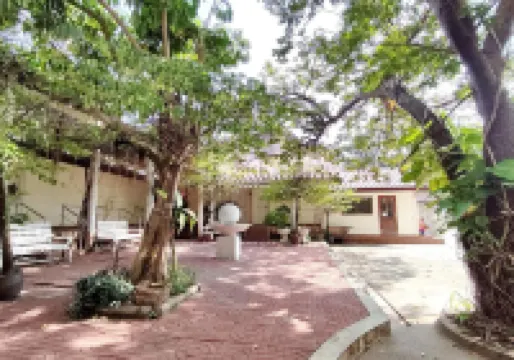 Jaroonwej Bangsaen Hotels near Burapha University