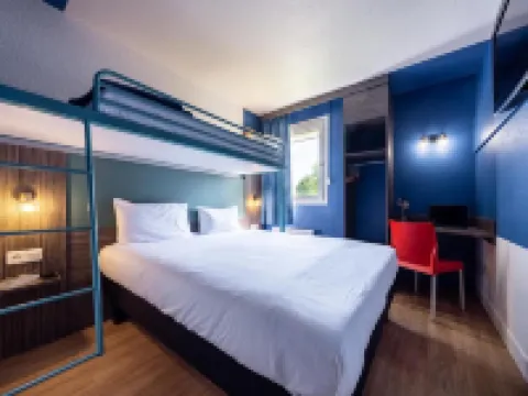 ทักทาย ชาร์ตร์ เอสต์ โรงแรมในชาทร์