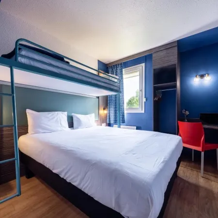 Greet Chartres Est Hotels in Chartres