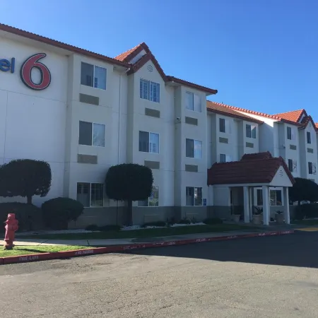 Motel 6 Dixon, CA