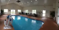 Microtel Inn & Suites by Wyndham Beckley East - Pool