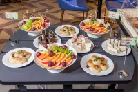 Gold Inn Garden Hotel - breakfast