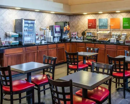 Comfort Inn Gallup I-40 Exit 20 Отели рядом с достопримечательностью «Navajo Code Talkers Museum»