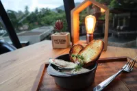 The Cabin Beach Resort - breakfast