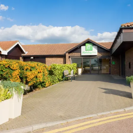 Holiday Inn ROCHESTER - CHATHAM by IHG Отели рядом с достопримечательностью «Стадион «Пристфилд»»