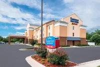 Fairfield Inn & Suites Marianna Hôtels à : Comte de Jackson