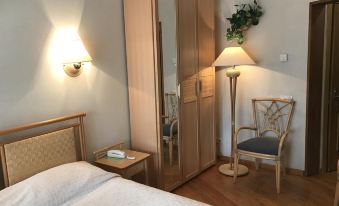Tirs Hotel