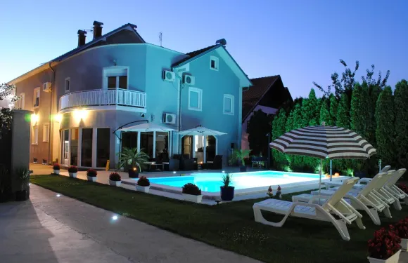 迪拉克斯別墅酒店