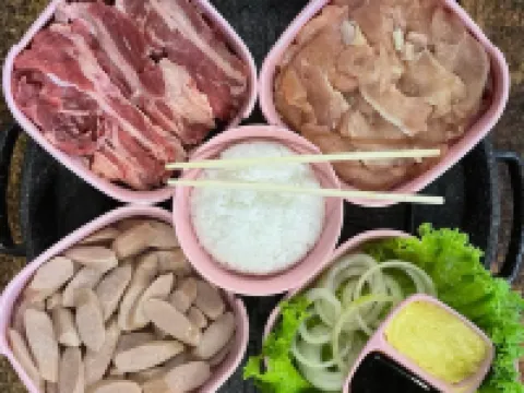 Villa Kolah Watu โรงแรมในโวโนโซโบ