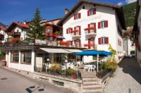 Hotel Schuster Hotels in Sterzing