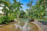 Golden Sands Beachfront Resort Hotels in Yorkeys Knob