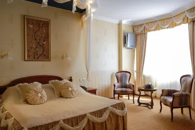 Oazis Hotel 車爾尼雪夫斯基故居附近的飯店