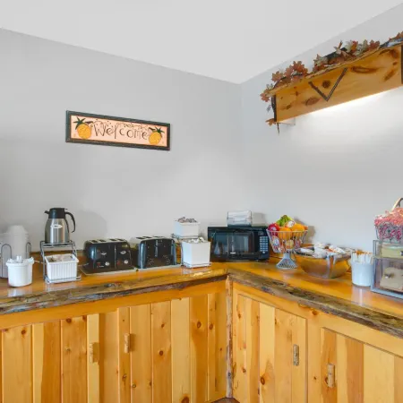 Super 8 by Wyndham Lake George/Warrensburg Area