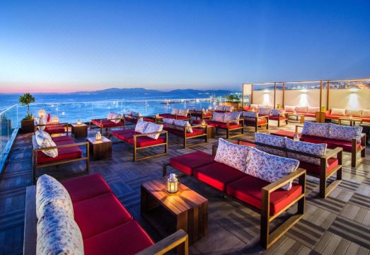 4. 일라이다 아방가..