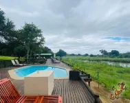 Sabie River Bush Lodge - ที่มีสระว่ายน้ำ