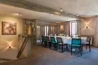 Hôtel Aux Vieux Remparts - petit déjeuner